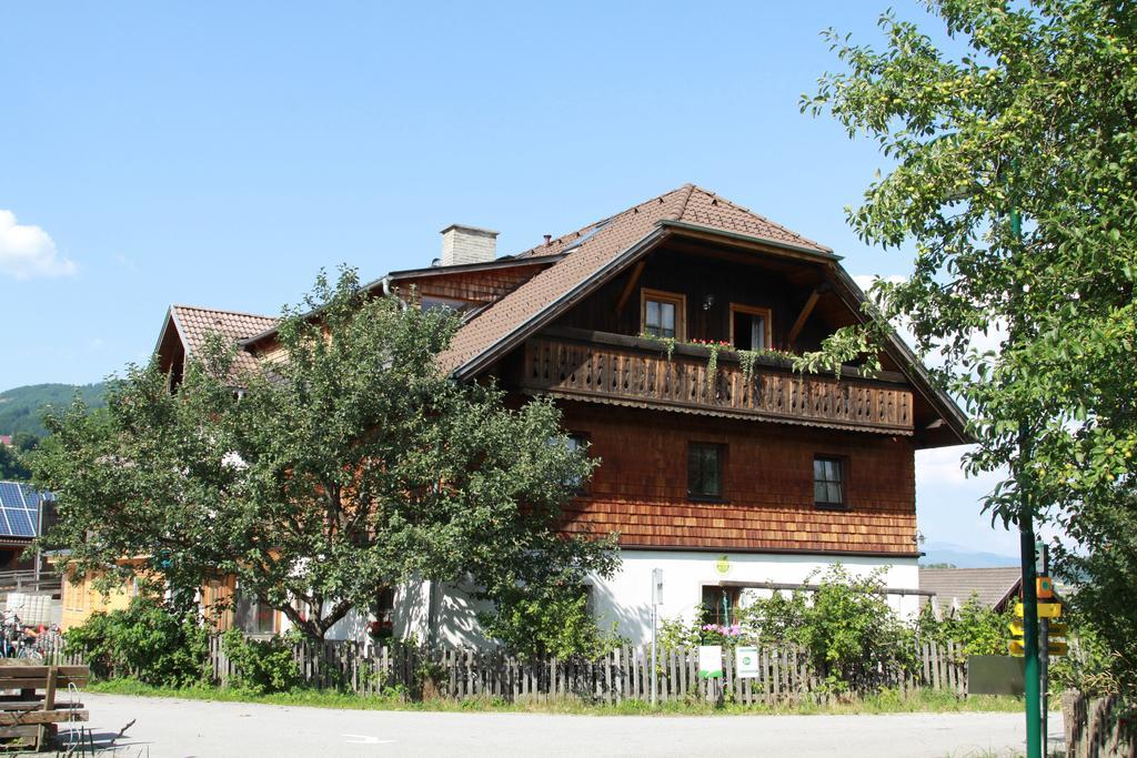 Biohof Sauschneider Apartment Sankt Margarethen im Lungau Luaran gambar
