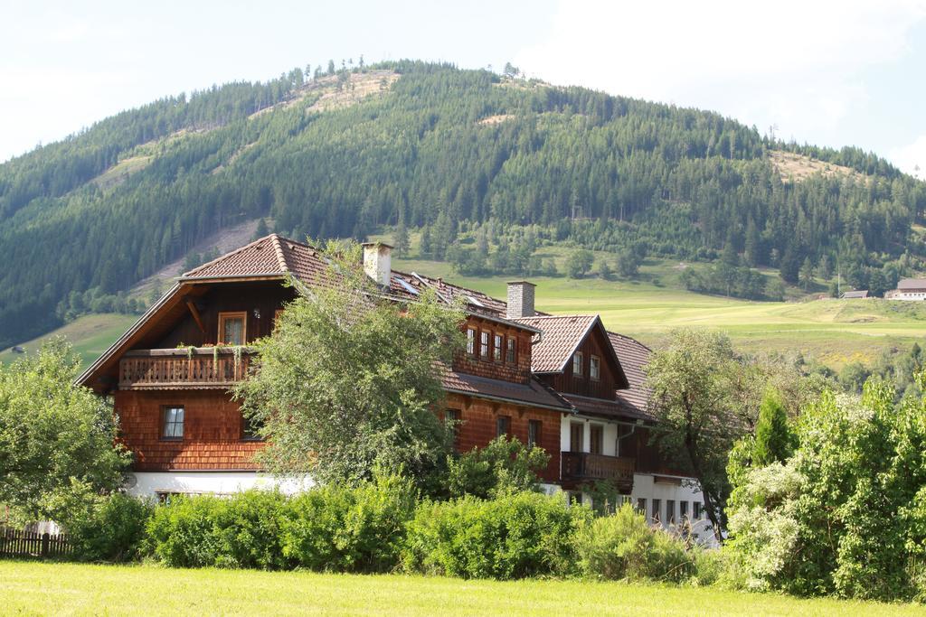 Biohof Sauschneider Apartment Sankt Margarethen im Lungau Luaran gambar
